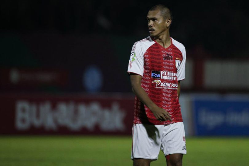 Ricardo Salampessy, Bek Persipura yang Jadi Guru Dadakan untuk Ketiga Buah Hati