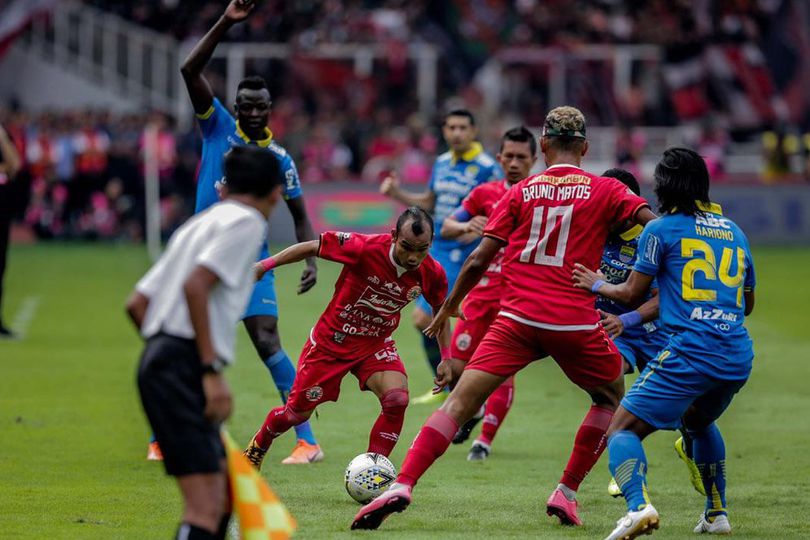 Selain Pagar yang Rubuh, CEO Persija Sebut Kursi Stadion Gelora Bung Karno Juga Lepas