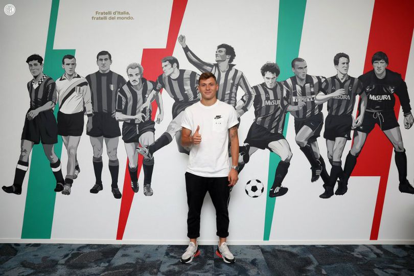 Inter Milan Resmi Ikat Nicolo Barella