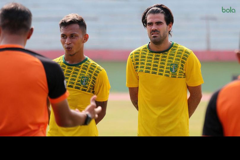 Aryn Williams Bercerita Keseruan Jadi Bek Tengah dalam Latihan Persebaya