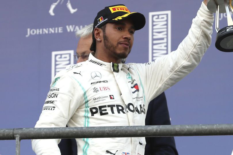 7 Selebriti Cantik yang Pernah Dekat dengan Lewis Hamilton