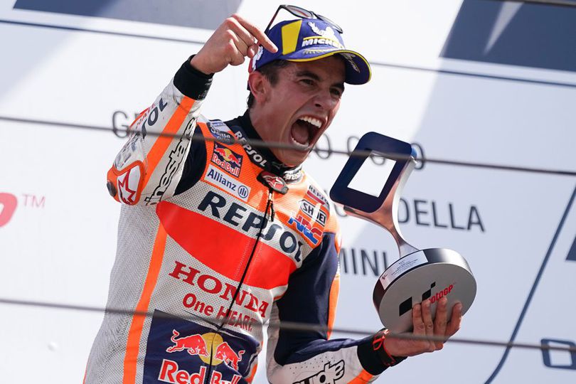 Marc Marquez Diteriaki Penonton, Ayah Marco Simoncelli Geram