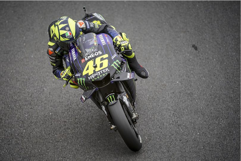 Valentino Rossi: Salip Stoner di Laguna Seca Manuver Paling Ikonik!