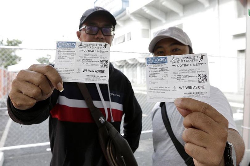 Demi Mendukung Timnas Indonesia U-22 di Filipina, Suporter Loyal Ini Datang dari Laos