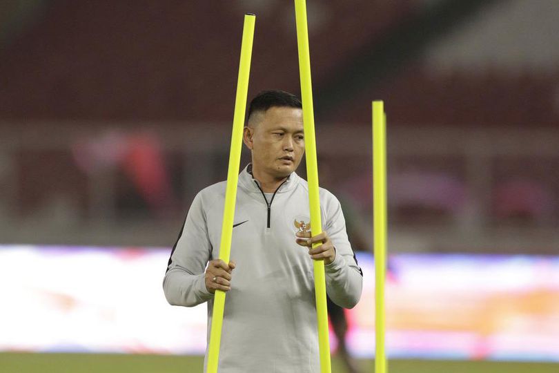 Galang Dana, Eks Caretaker Timnas Indonesia Lelang Jaket Bersejarah