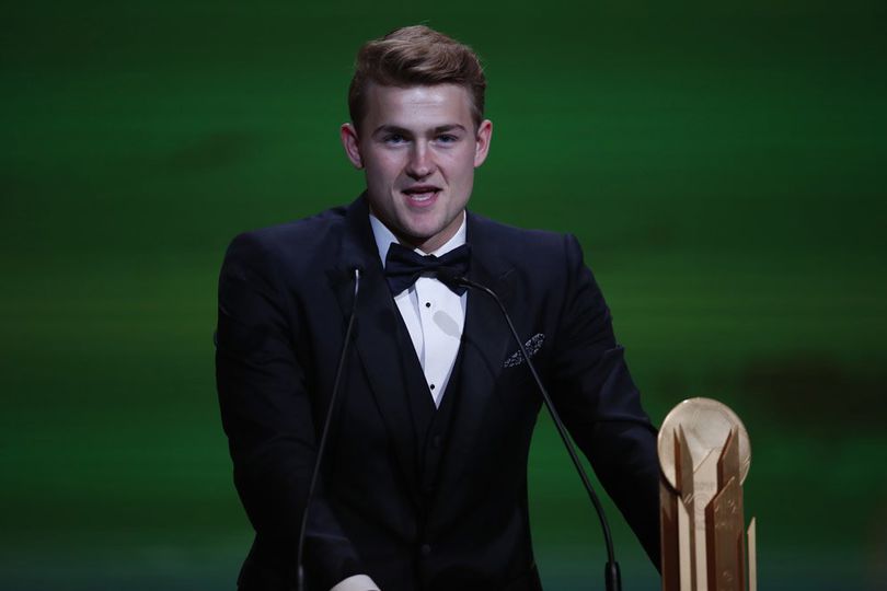 Matthijs de Ligt Raih Penghargaan Kopa Trophy 2019