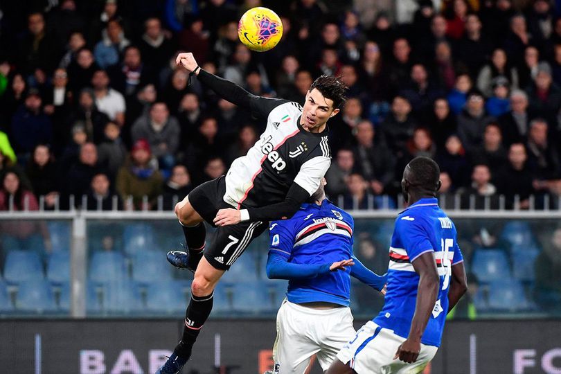 Maurizio Sarri Hanya Bisa Melongo Lihat Gol Ajaib Cristiano Ronaldo