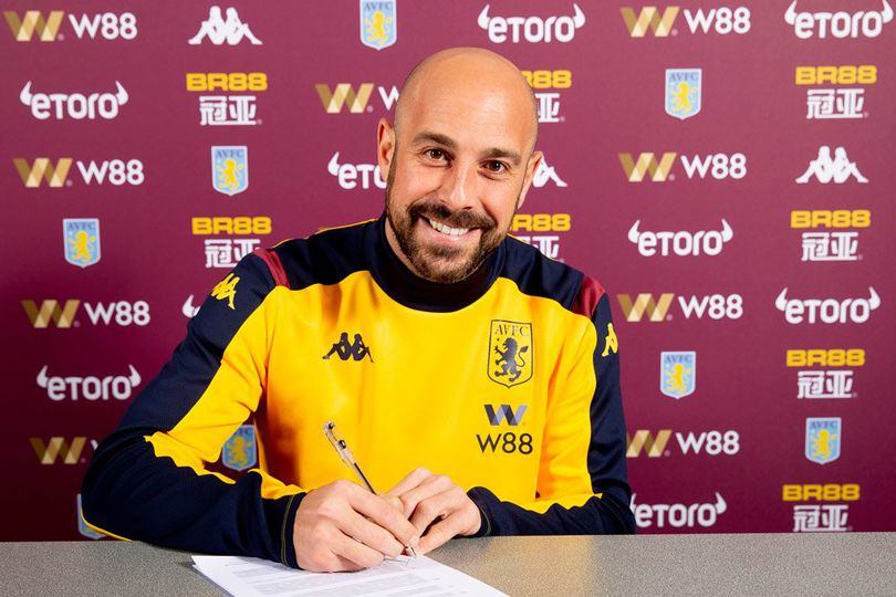 Pepe Reina Akui Dirinya Menunjukkan Gejala Terjangkiti Virus Corona