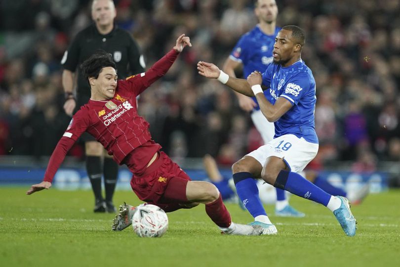 Dengar Lagu You're Never Walk Alone Bergema di Markas Liverpool, Pendukung Everton Balik Badan