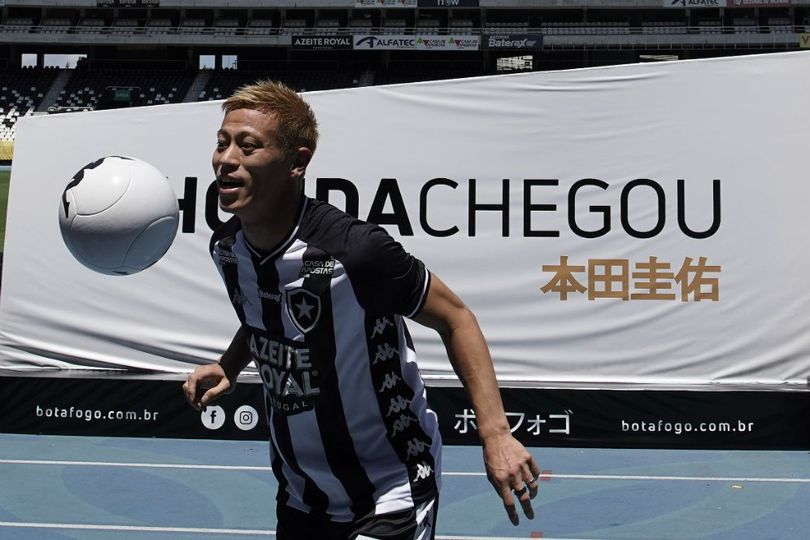 Percakapan Kocak Keisuke Honda dan Bek Botafogo