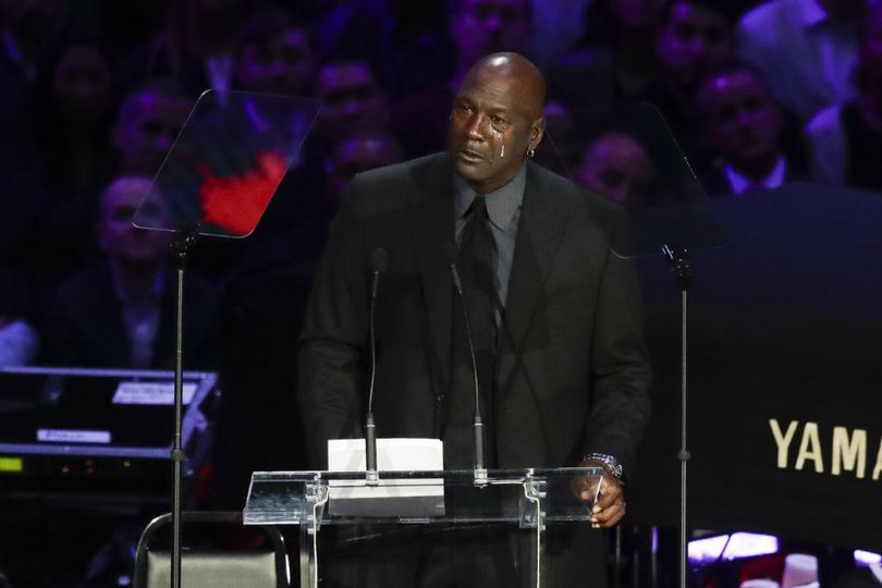 Tangis dan Tawa Iringi Tribute Michael Jordan untuk Kobe Bryant