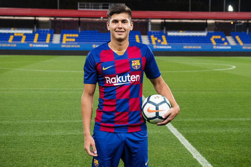 Barcelona Resmi Rekrut Bek Belia dari Boca Juniors, Siapa Dia?