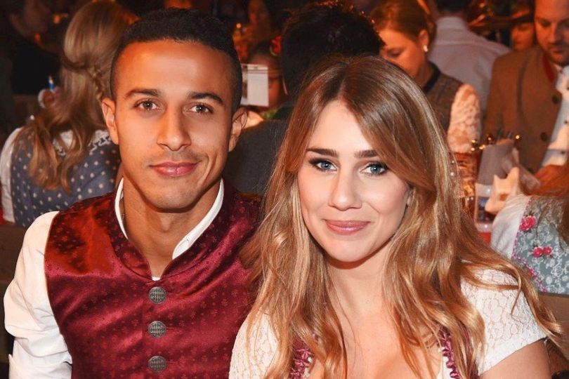 Pesona Kecantikan Julia Vigas yang Selalu Romantis Bareng Thiago Alcantara