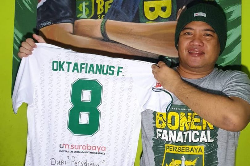 Bonek Paiton Ini Bangga Menangkan Jersey Mantan Kapten Persebaya