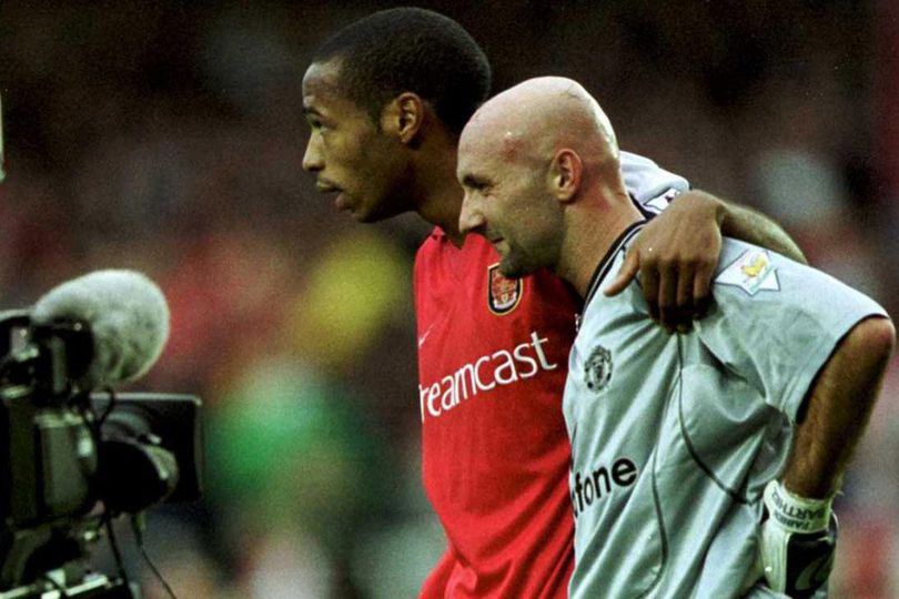 Mengenang Mahakarya Thierry Henry ke Gawang Manchester United Tahun 2000