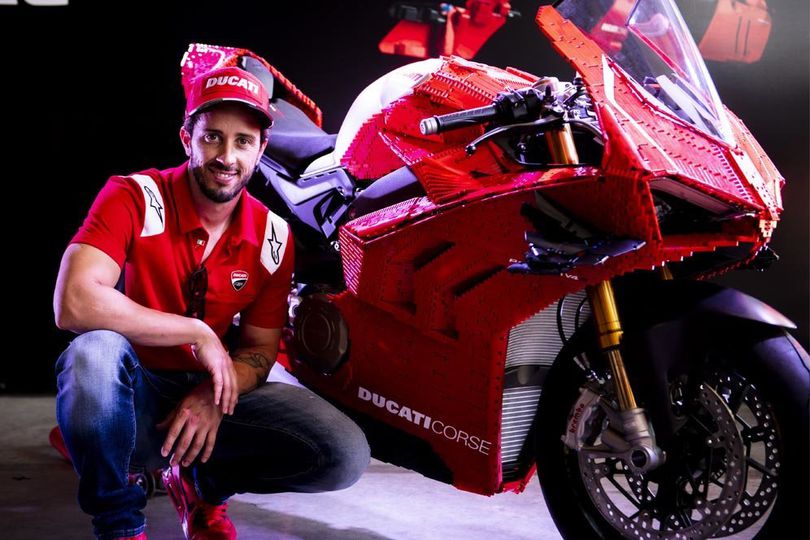 Dovizioso Luncurkan Ducati Panigale V4 R yang Terbuat dari 15.000 LEGO