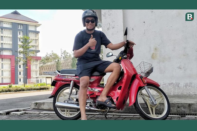 Kisah Kurniawan Kartika Ajie dengan Sepeda Motor Antiknya