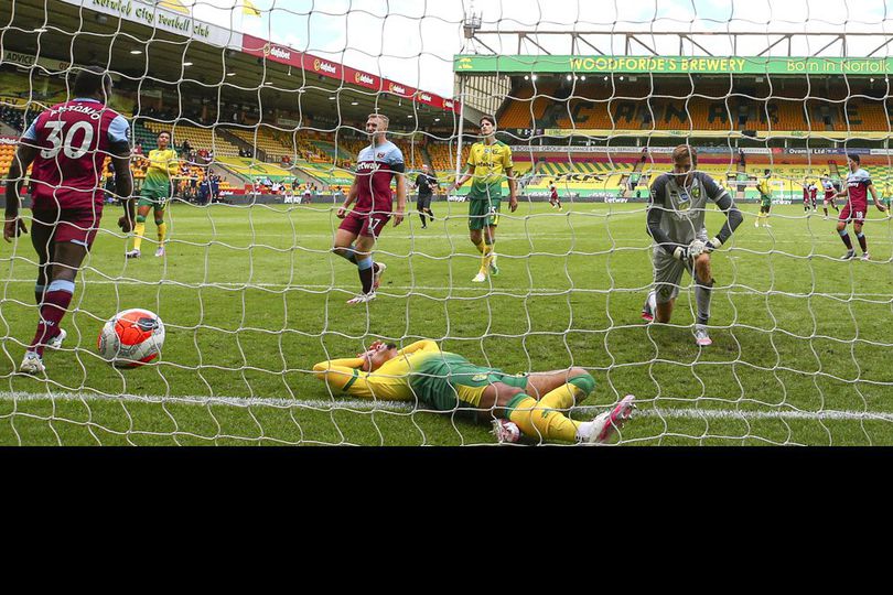 4 Gol Bersejarah Michail Antonio Beri Norwich Tiket Degradasi