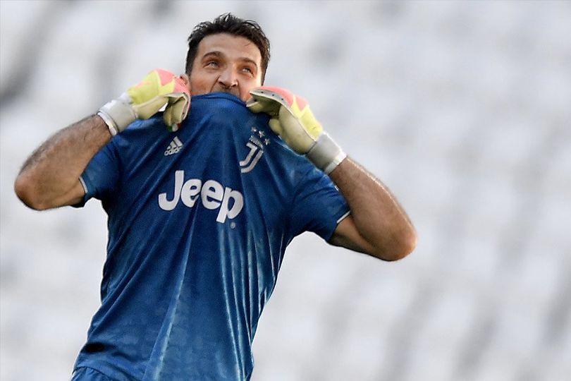 Gianluigi Buffon Diyakini Bisa Menjadi Pelatih Juventus, Sepakat?