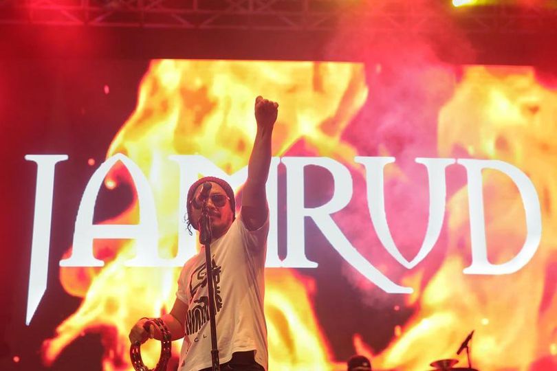 Lirik Lagu Pelangi di Matamu - Jamrud