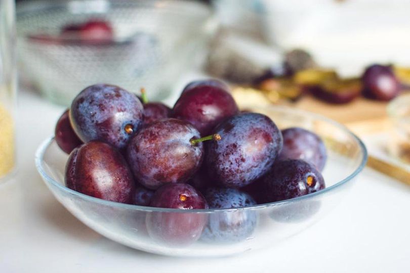 Kumpulan Manfaat Buah Plum bagi Kecantikan, Bikin Awet Muda