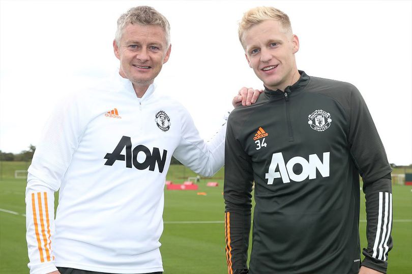 Soal Donny van De Beek, Solskjaer Akui Berkonsultasi ke Edwin van der Sar