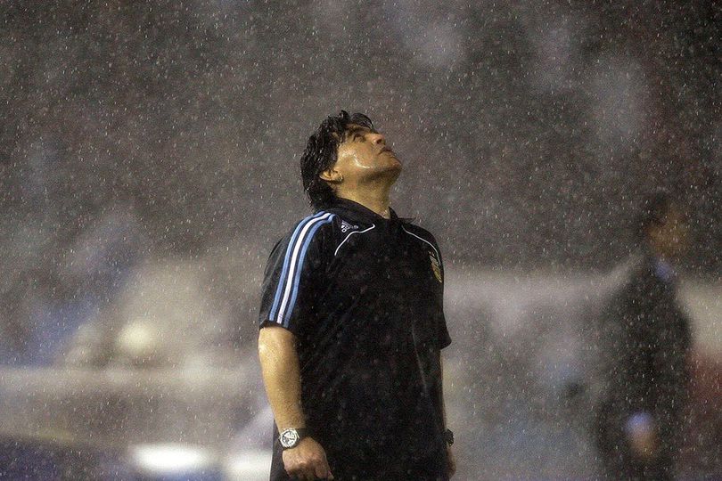 Tribut Berkelas untuk Diego Maradona: Semoga Tenang di Tangan Tuhan