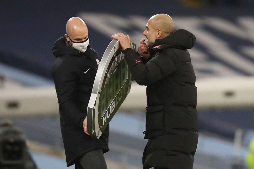 Anggap Waktu Injury Time Kurang Lama, Pep Guardiola Mencak-Mencak di Pinggir Lapangan