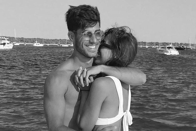 Seksinya Pacar Marco Asensio, Sandra Garal Kala Berpose Selfie Pakai Bikini Leopard