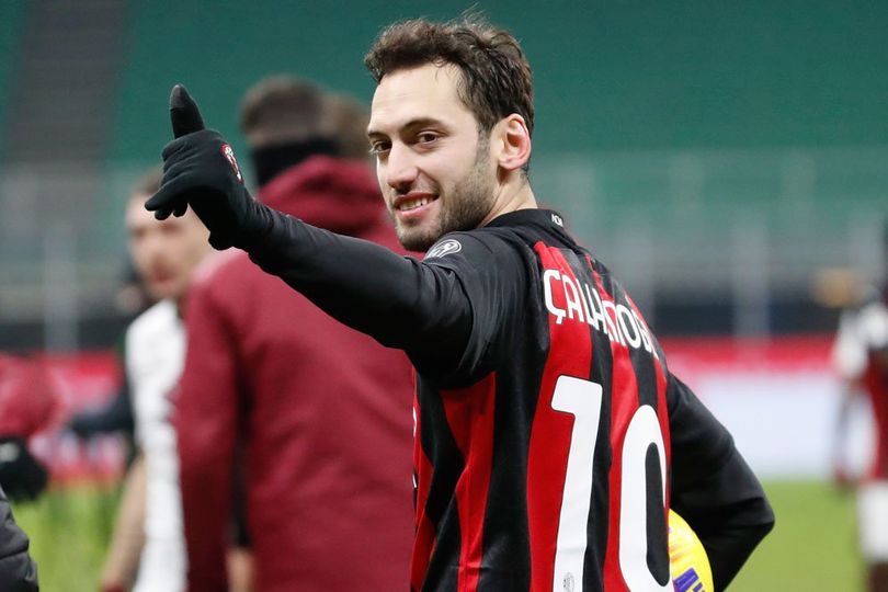 Akhirnya, Calhanoglu Bicara Soal Masa Depannya di AC Milan