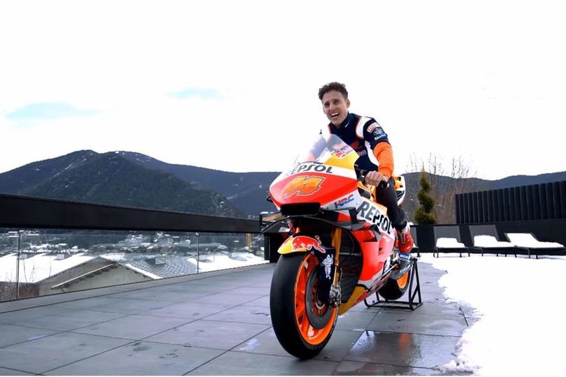 Galeri Foto: Pol Espargaro Akhirnya Berseragam Repsol Honda