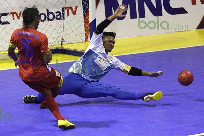 Bola Beli: Mengenal Perlengkapan yang Harus Dipakai Kiper Futsal