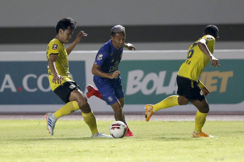 Jadi 'Bang Toyib', Begini Cara Duo Arema FC Obati Rasa Rindu Keluarga