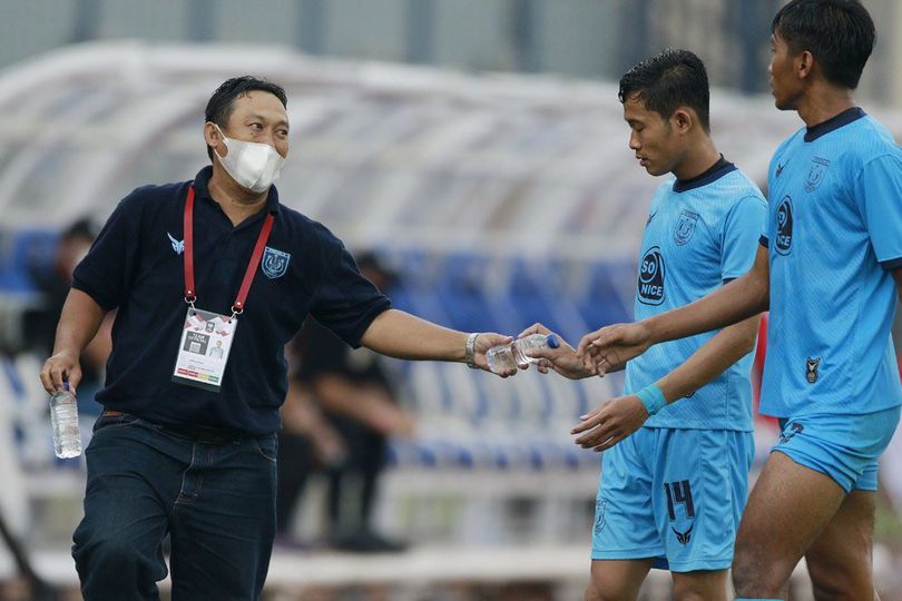 Latihan Perdana dengan Persela, Melvyn Lorenzen Diajak Bicara Empat Mata