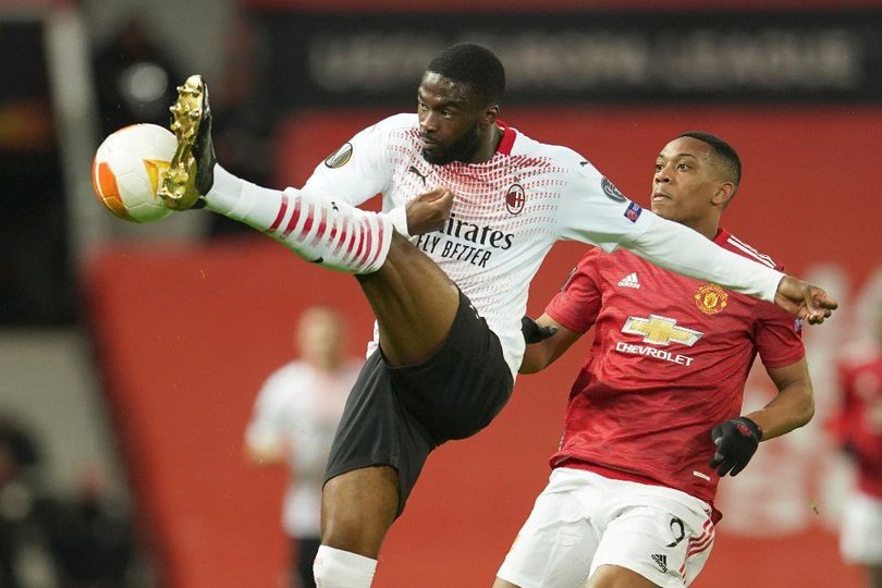 Fikayo Tomori: AC Milan Harusnya Bisa Menang di Kandang Manchester United