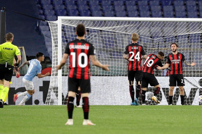 AC Milan Keluar dari 4 Besar, Netizen: Pamitnya Turun Sebentar dari Puncak, Eh Gak Balik-Balik