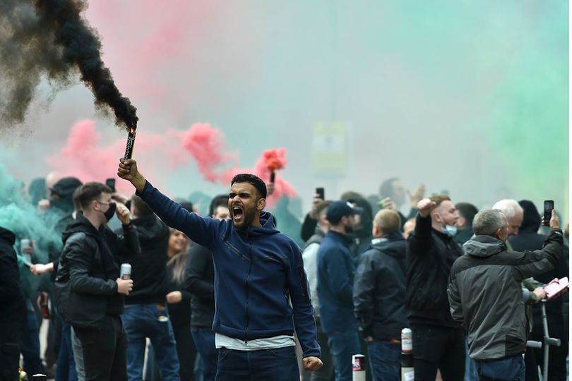 Apes! Fans Manchester United Diserang dan Dirampok di Gdansk Jelang Final Liga Europa