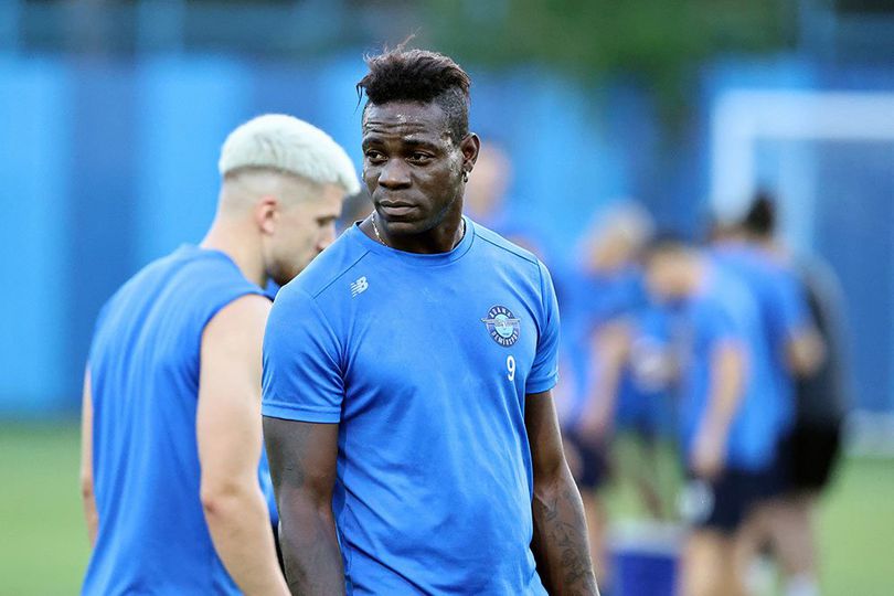 Selebrasi Gol dengan Ejek Pelatih Tim Lawan, Mario Balotelli Balas Komentar 8 Tahun Lalu!