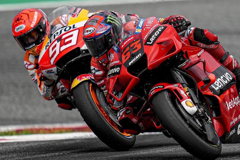 7 Kali Saling Salip dalam 4 Lap, Pecco Bagnaia-Marc Marquez Guncang MotoGP Aragon