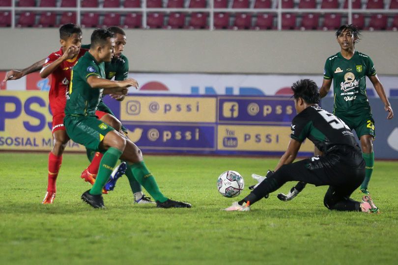 BRI Liga 1: Hadapi PSM Makassar, Lini Pertahanan Persebaya Jadi Sorotan