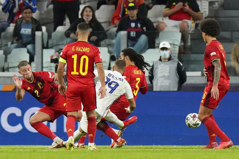 Karim Benzema Cetak Gol Berkelas vs Belgia: The King! The Best! Paduka Memang Mematikan!