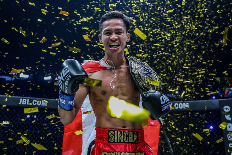 Kalahkan Petrosyan, Petarung Thailand Raih Gelar Juara Dunia ONE Featherweight Kickboxing