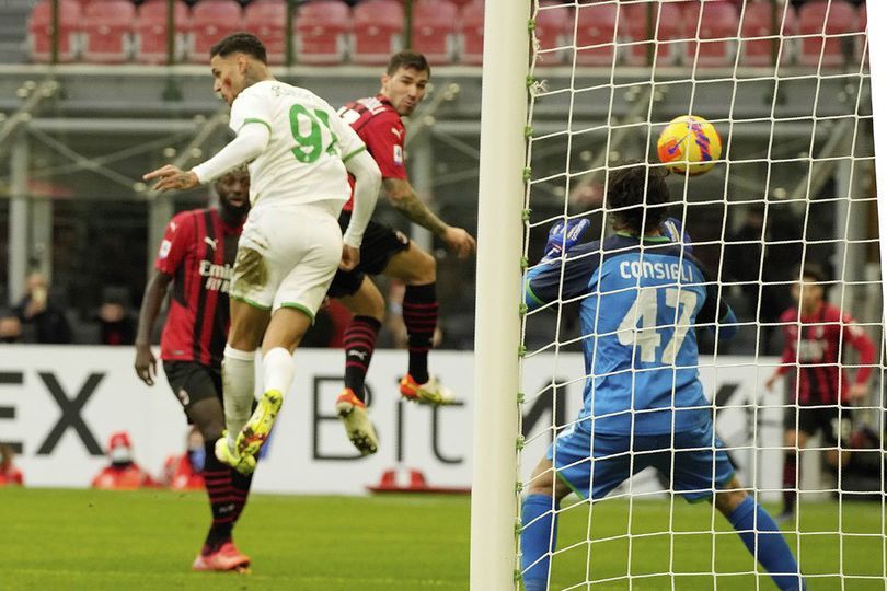 6 Pelajaran AC Milan vs Sassuolo: Berardi Momok Milan, Raspadori Mestinya Kartu Merah?