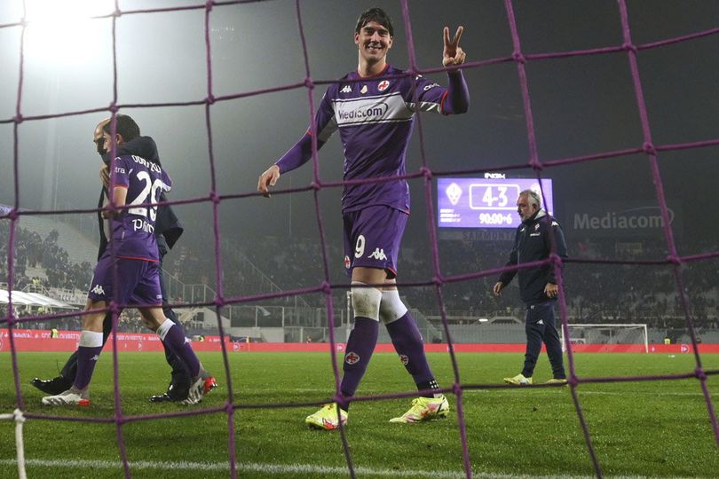 AC Milan Digas Fiorentina: Vlahovic Ganas, Finishing Kayak Setan, Kesurupan Batistuta