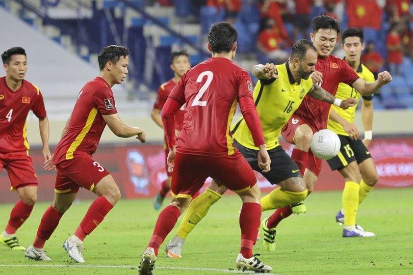 Frustrasi! Penyerang Naturalisasi Timnas Malaysia Lempar Botol ke Bench Pemain