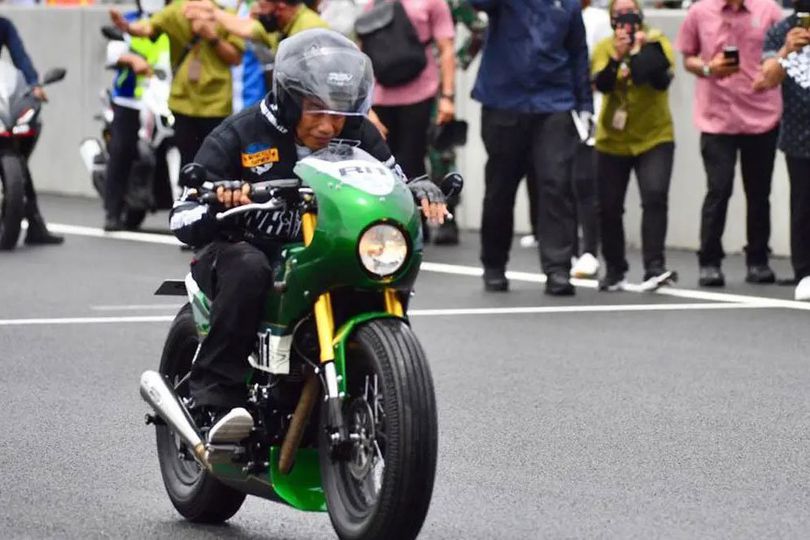 Kawasaki W175 Custom, Motor Retro yang Ditunggangi Presiden Jokowi di Sirkuit Mandalika