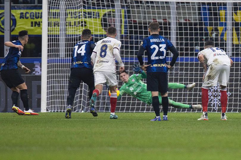 Penalti Lautaro Martinez Lagi-Lagi Gagal, Mengapa Bukan Hakan Calhanoglu yang Mengeksekusi? Penalti Lautaro Martinez Lagi-Lagi Gagal, Mengapa Bukan Hakan Calhanoglu yang Mengeksekusi?