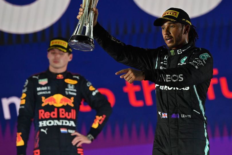 Lewis Hamilton Sindir Max Verstappen: Aturan Formula 1 Tak Ditaati Salah Satu Pembalap