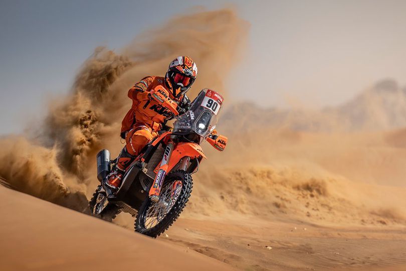 Gara-Gara Unta, Danilo Petrucci Nyaris Gagal Menangi Stage 5 Reli Dakar 2022