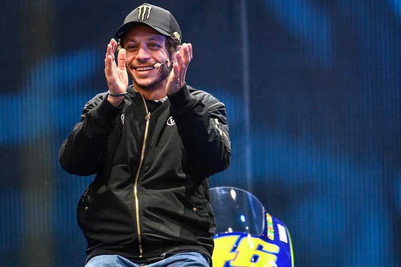 Jadi Pembalap Mobil, Valentino Rossi: Kini Saya Malah Senang Nonton MotoGP dari Sofa